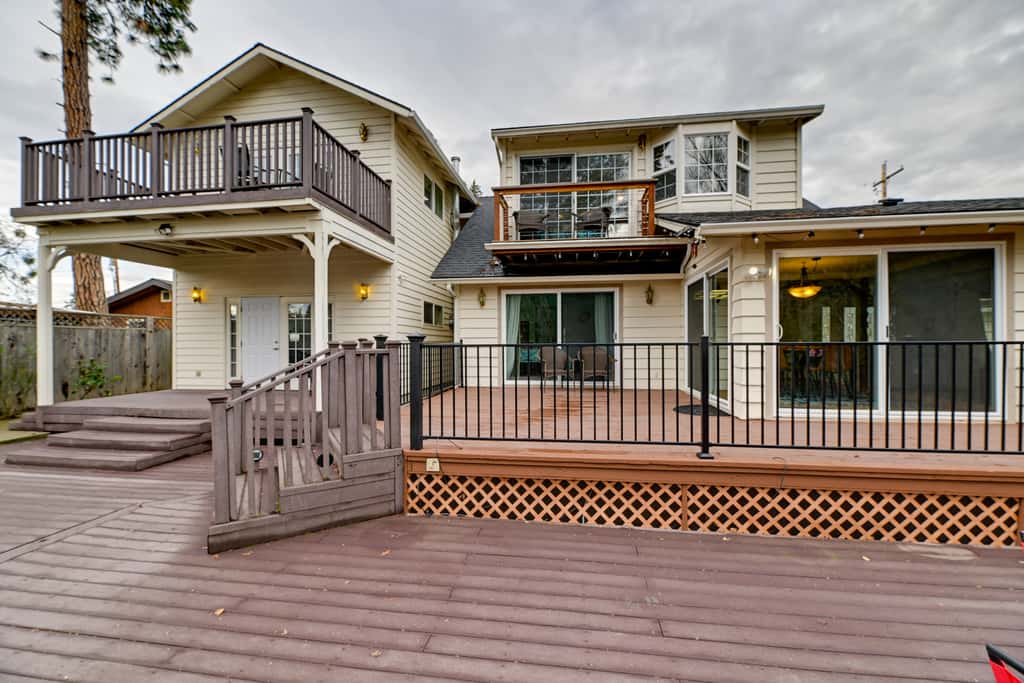 Spacious Grants Pass Home w/ Hot Tub & River Views