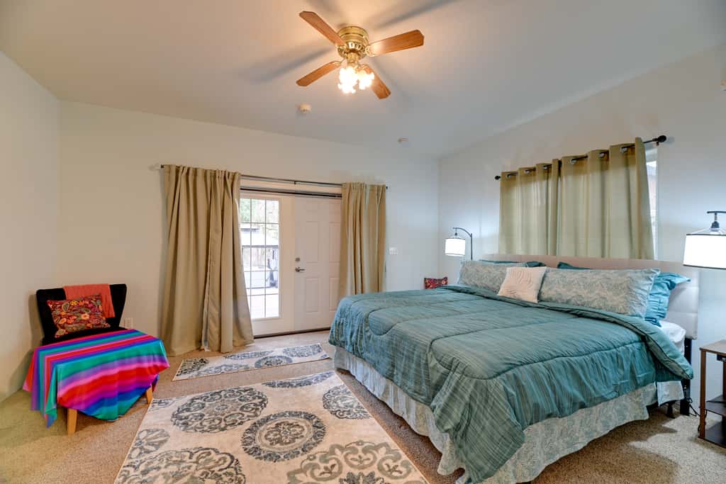 Spacious Grants Pass Home w/ Hot Tub & River Views