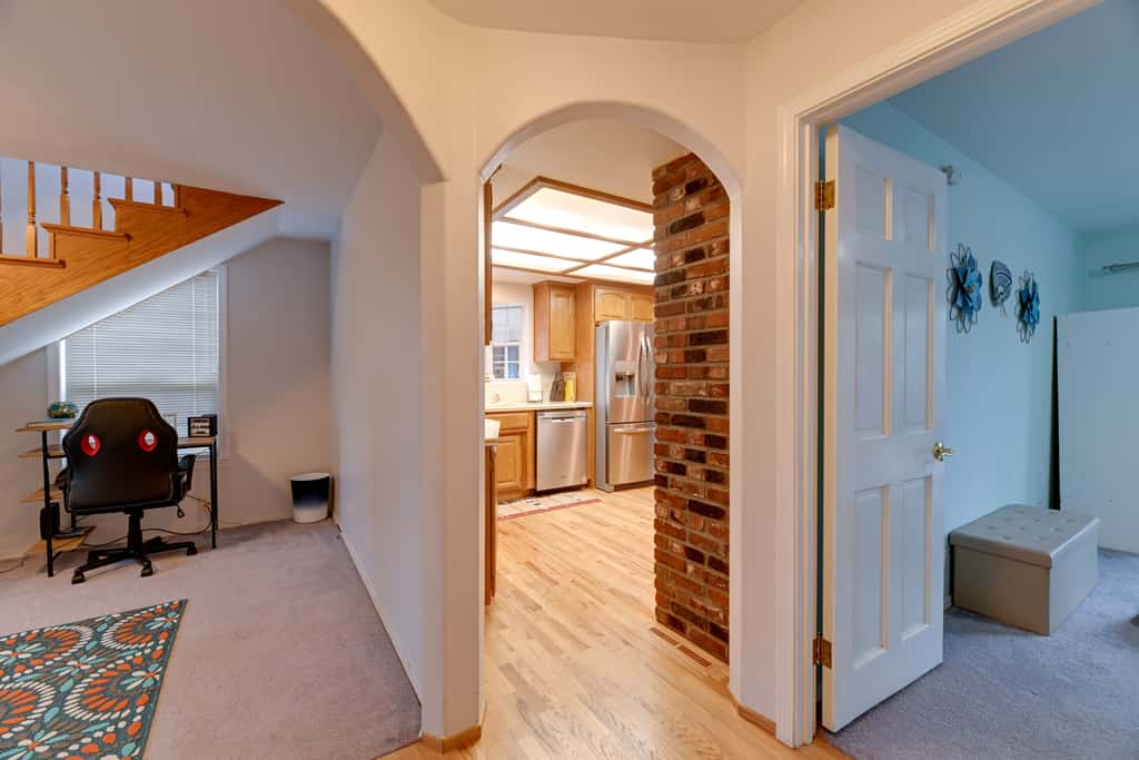Spacious Grants Pass Home w/ Hot Tub & River Views