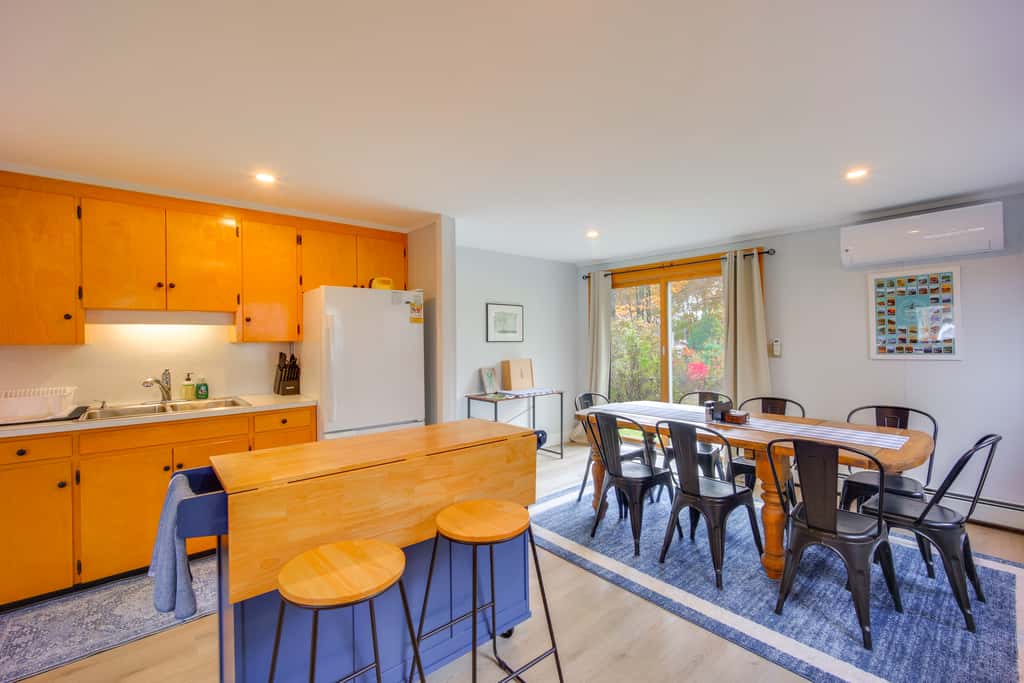 Comfortable Lincoln Home: Walk to Main Street!