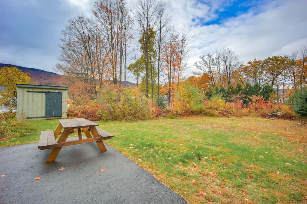 Comfortable Lincoln Home: Walk to Main Street!