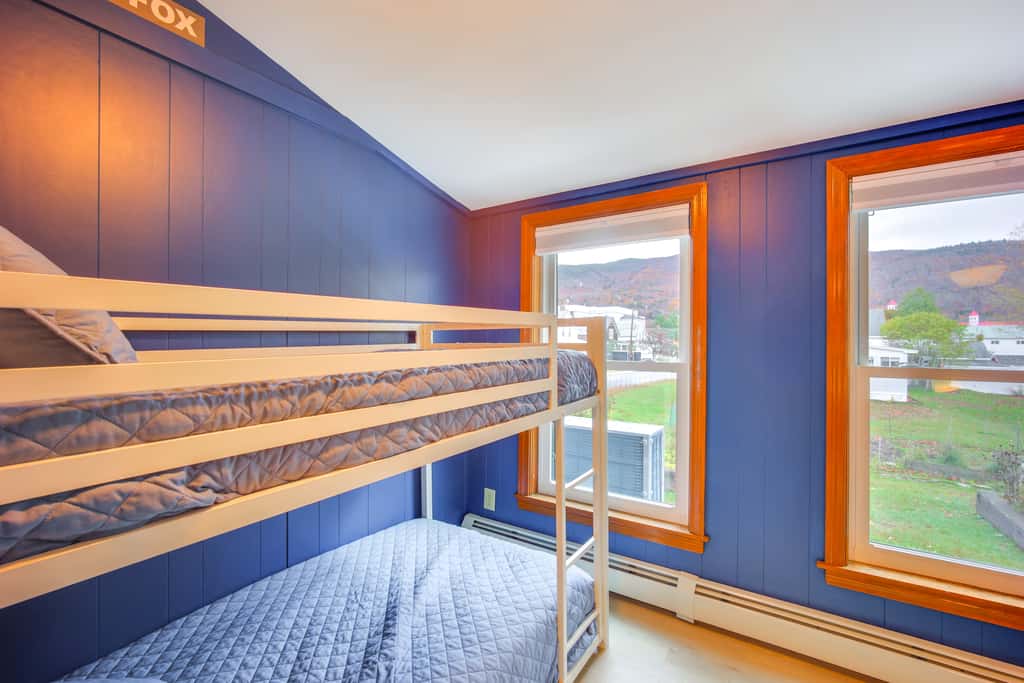 Comfortable Lincoln Home: Walk to Main Street!