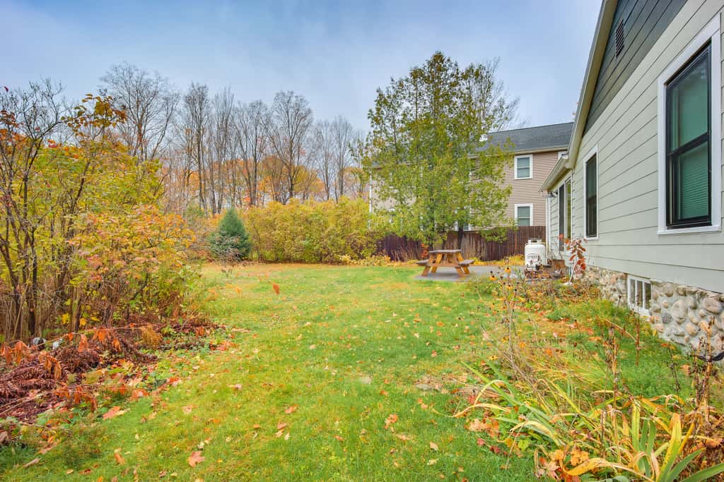 Comfortable Lincoln Home: Walk to Main Street!