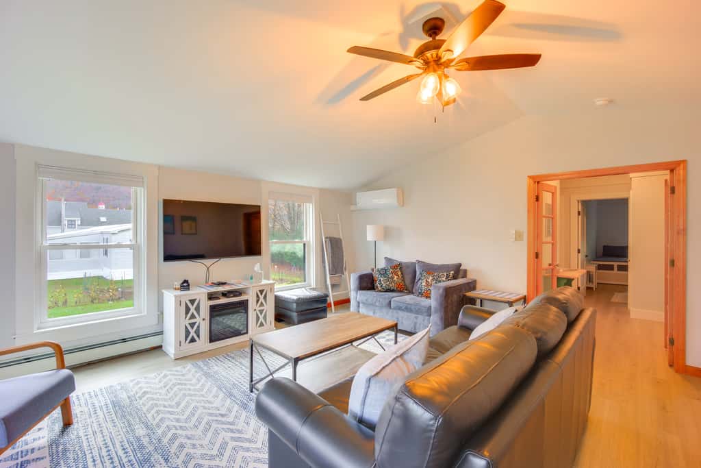 Comfortable Lincoln Home: Walk to Main Street!