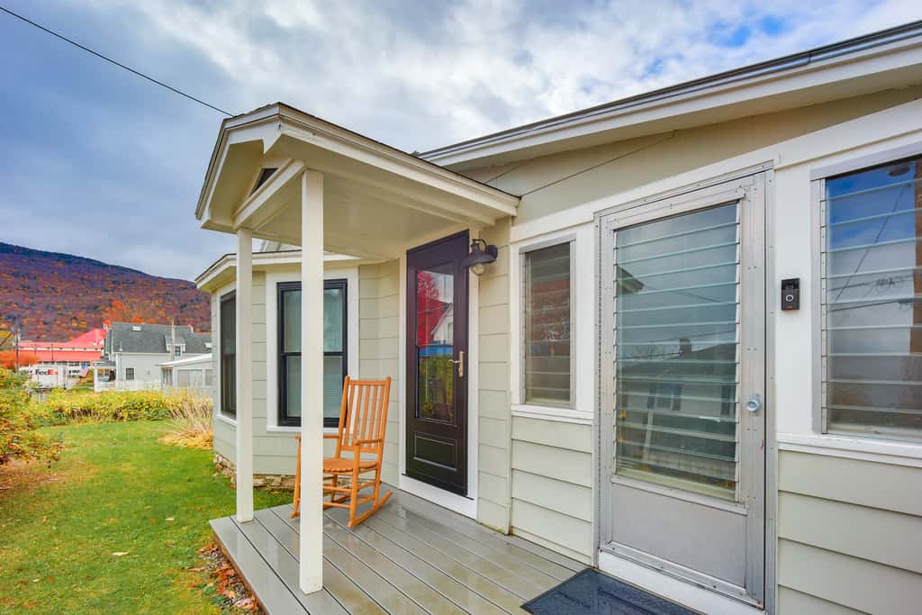 Comfortable Lincoln Home: Walk to Main Street!