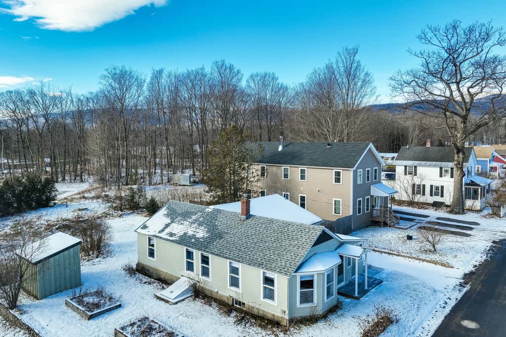 Comfortable Lincoln Home: Walk to Main Street!