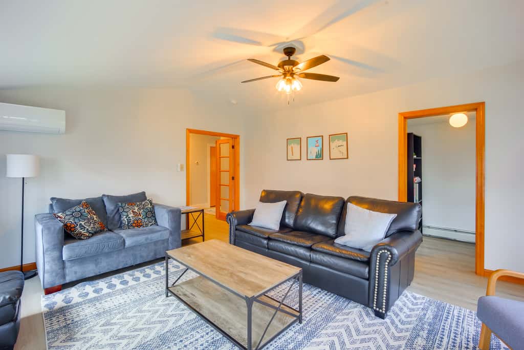 Comfortable Lincoln Home: Walk to Main Street!