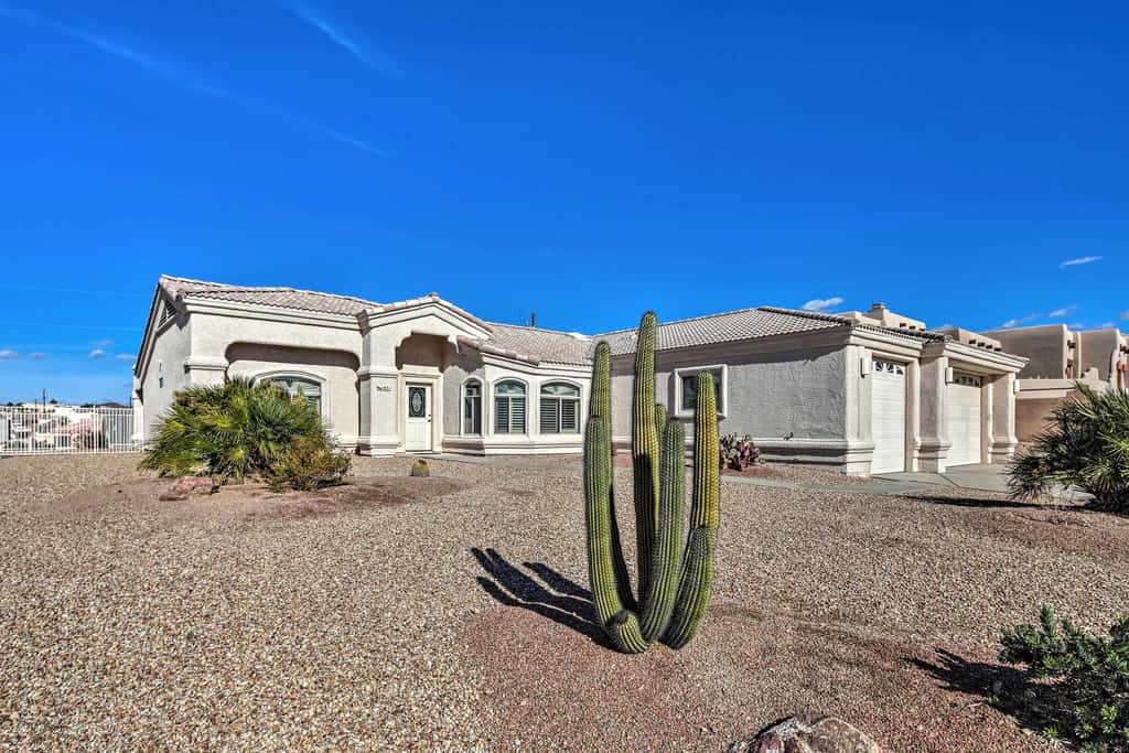 Cozy Lake Havasu House w/ Views - 1 Mi to Water!