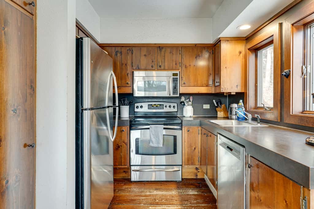 Near Okemo & Killington: Home w/ Sauna & Fireplace