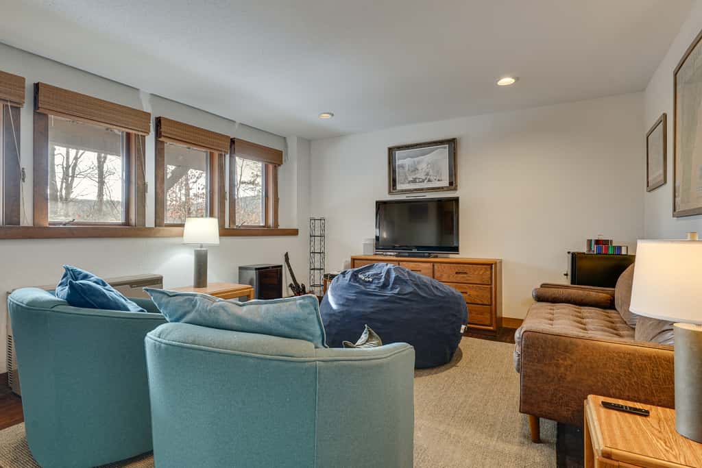 Near Okemo & Killington: Home w/ Sauna & Fireplace