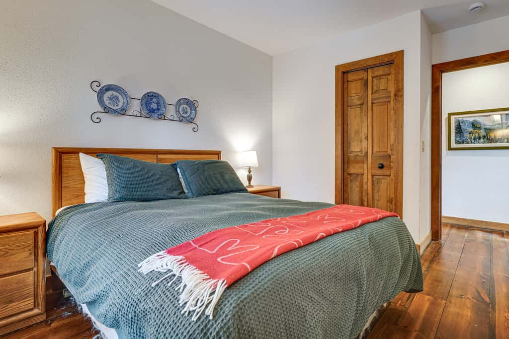 Near Okemo & Killington: Home w/ Sauna & Fireplace