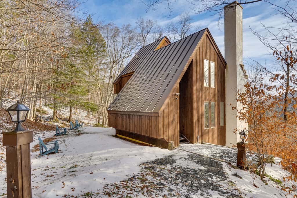 Near Okemo & Killington: Home w/ Sauna & Fireplace