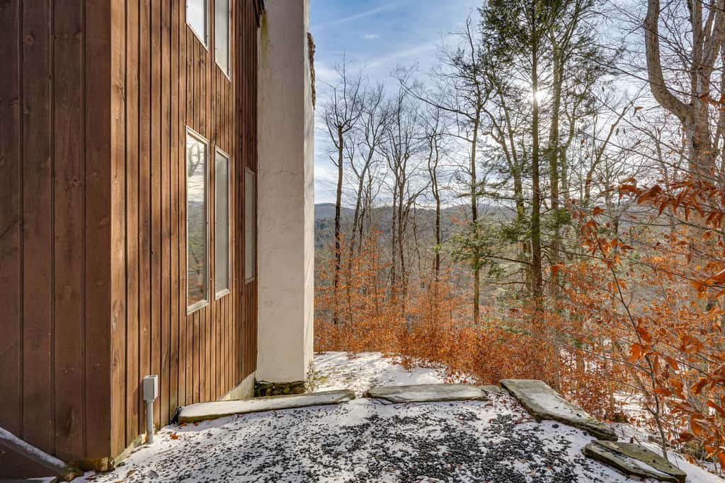 Near Okemo & Killington: Home w/ Sauna & Fireplace