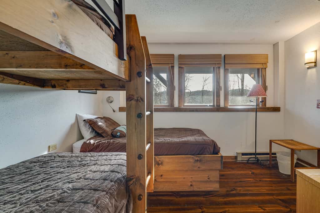 Near Okemo & Killington: Home w/ Sauna & Fireplace