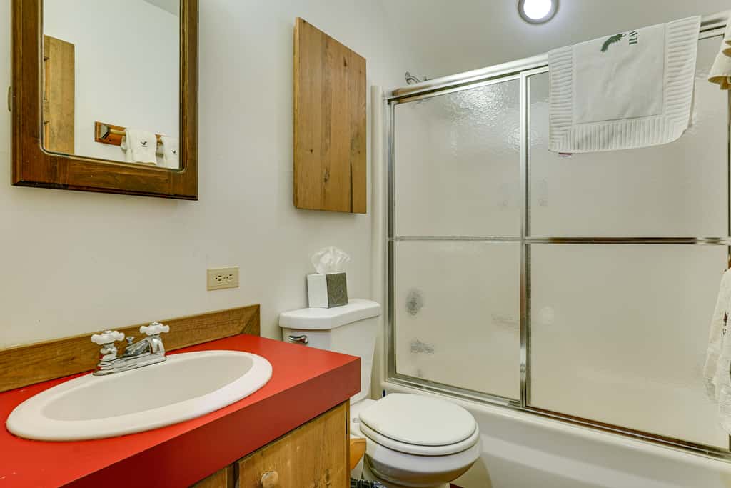 Near Okemo & Killington: Home w/ Sauna & Fireplace