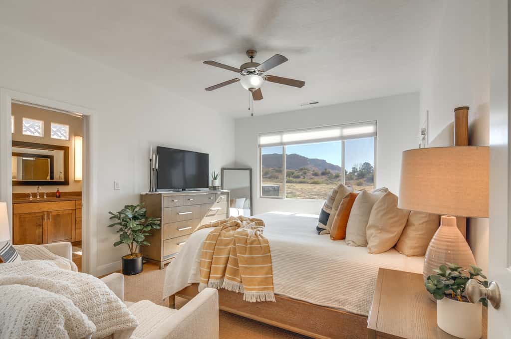 Zion Area Home w/ Scenic Views & Private Hot Tub!