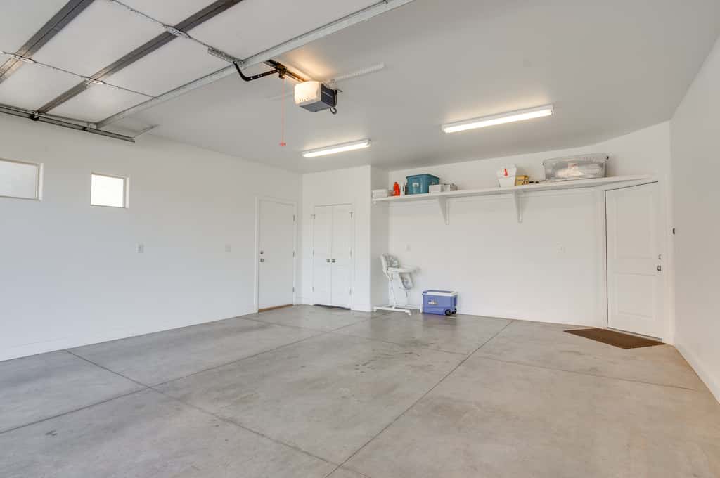 Zion Area Home w/ Scenic Views & Private Hot Tub!