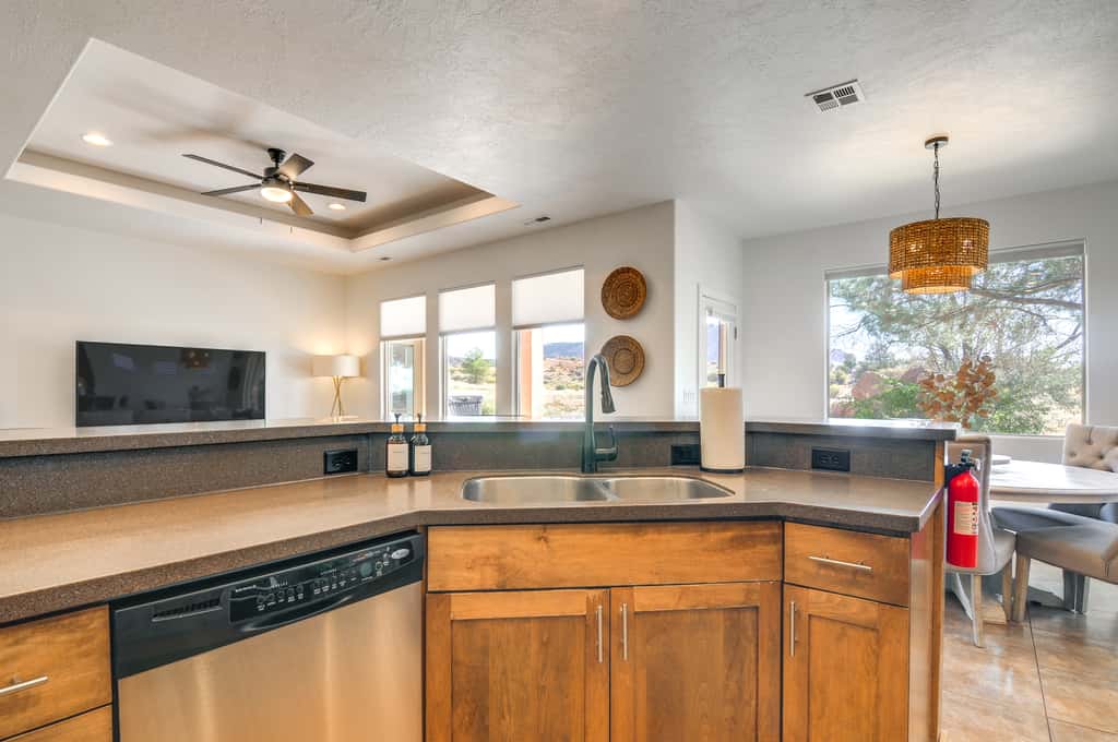 Zion Area Home w/ Scenic Views & Private Hot Tub!