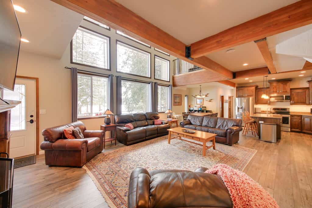 Expansive Group Lake House w/ Private Hot Tub!