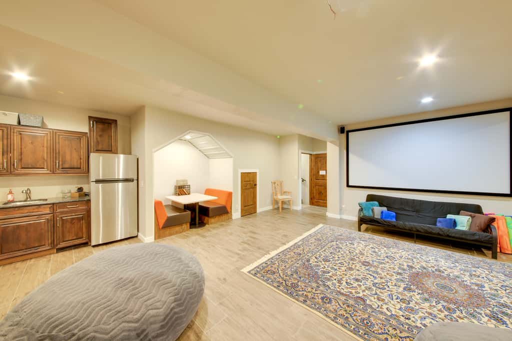 Expansive Group Lake House w/ Private Hot Tub!