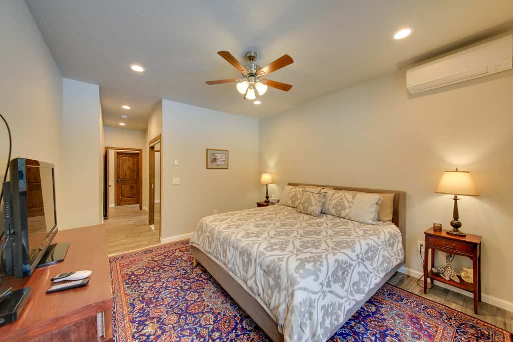 Expansive Group Lake House w/ Private Hot Tub!