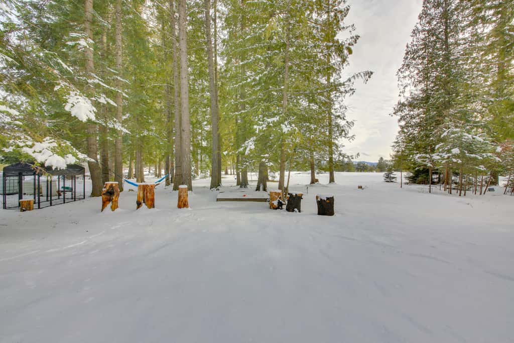 Expansive Group Lake House w/ Private Hot Tub!