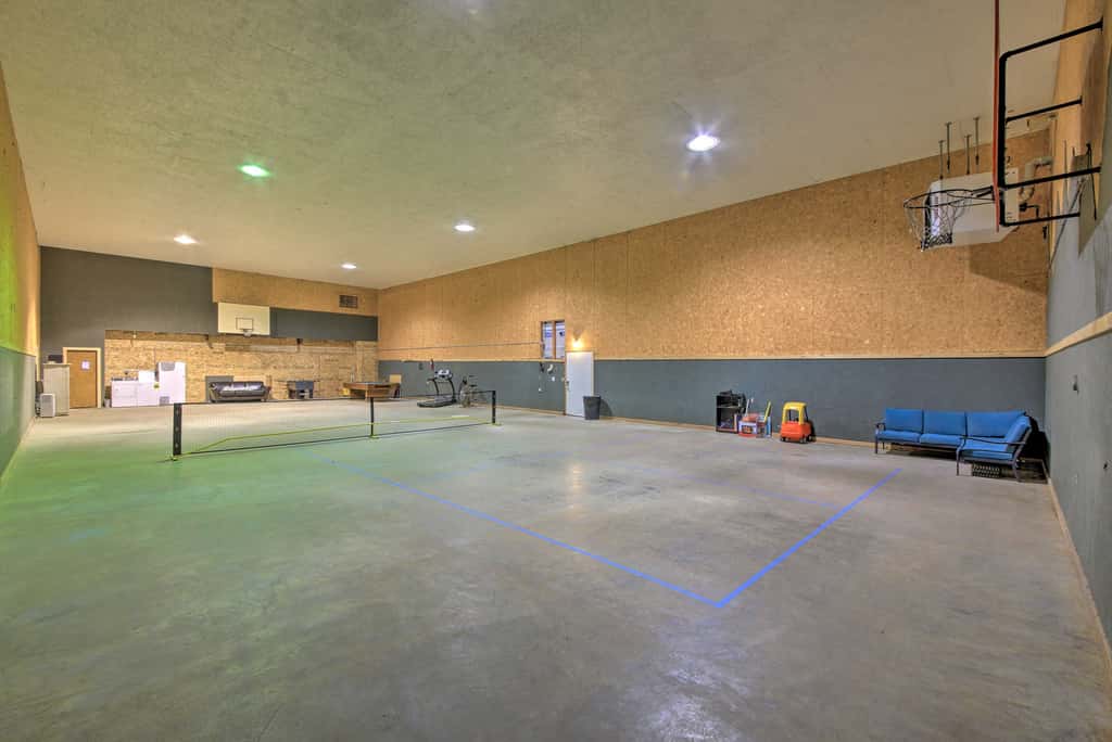 Expansive Group Lake House w/ Private Hot Tub!
