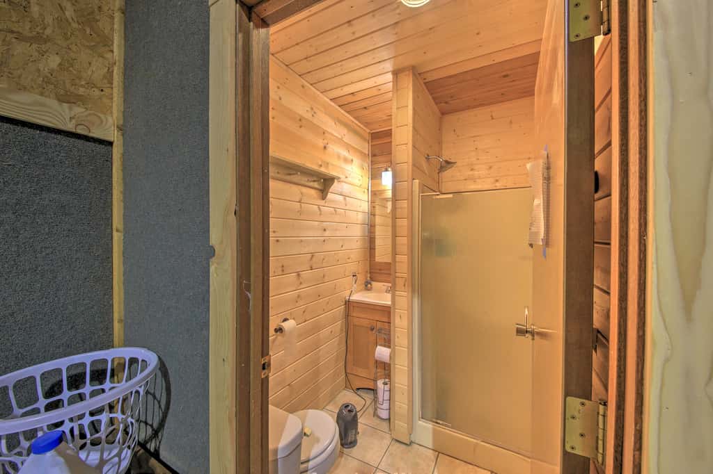 Expansive Group Lake House w/ Private Hot Tub!