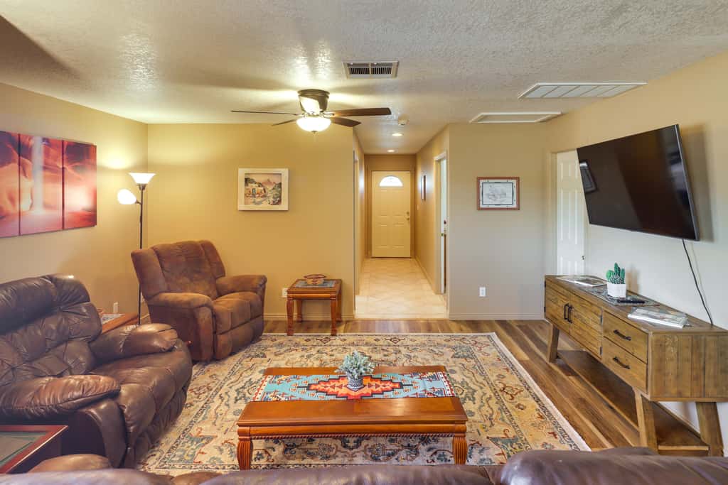 Dog-Friendly Bullhead City Home - Walk to River!