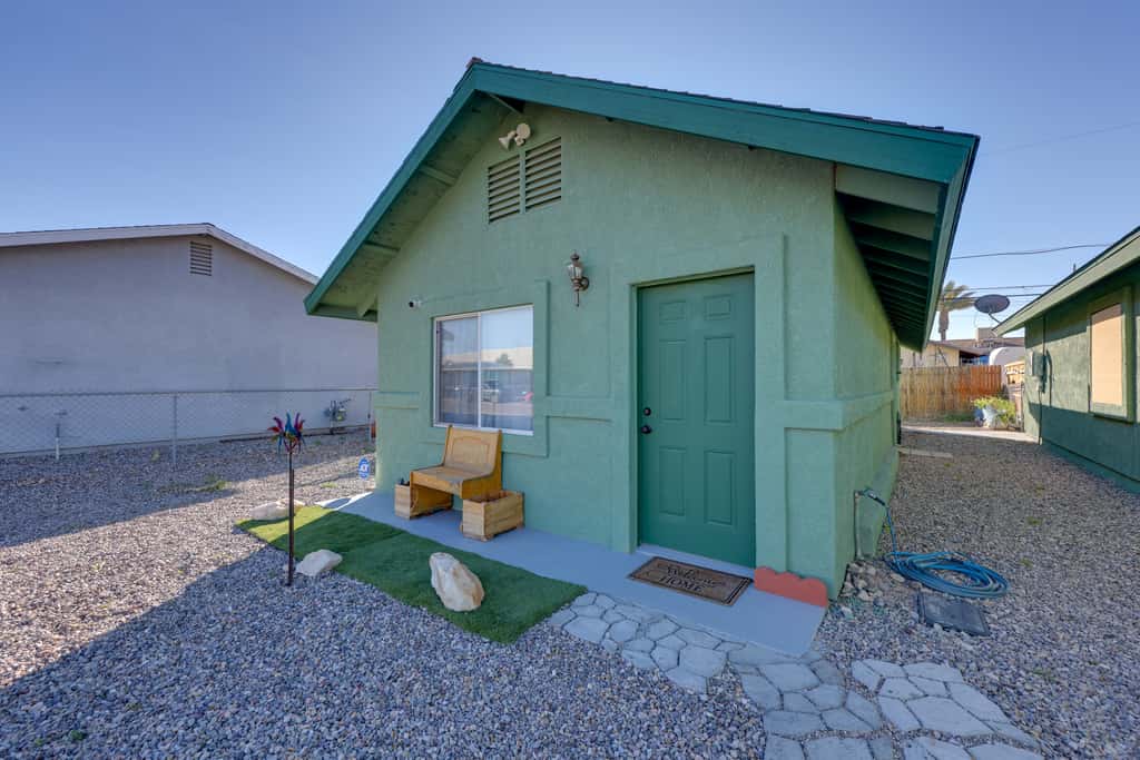 Near Parks, Shops & Eats! Bullhead City Casita