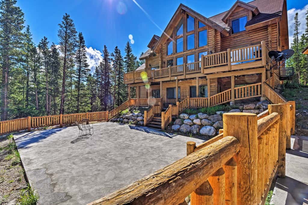 Expansive Alma Cabin w/ Hot Tub & Mountain Views!