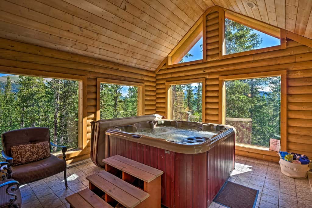 Expansive Alma Cabin w/ Hot Tub & Mountain Views!
