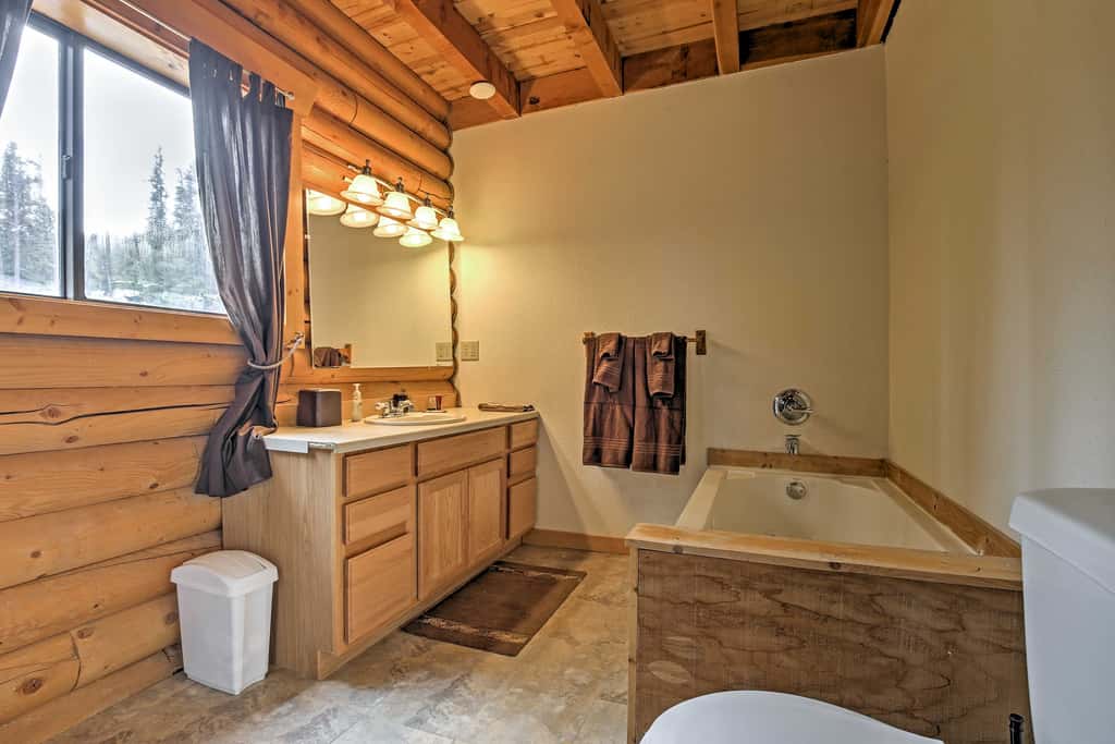 Expansive Alma Cabin w/ Hot Tub & Mountain Views!