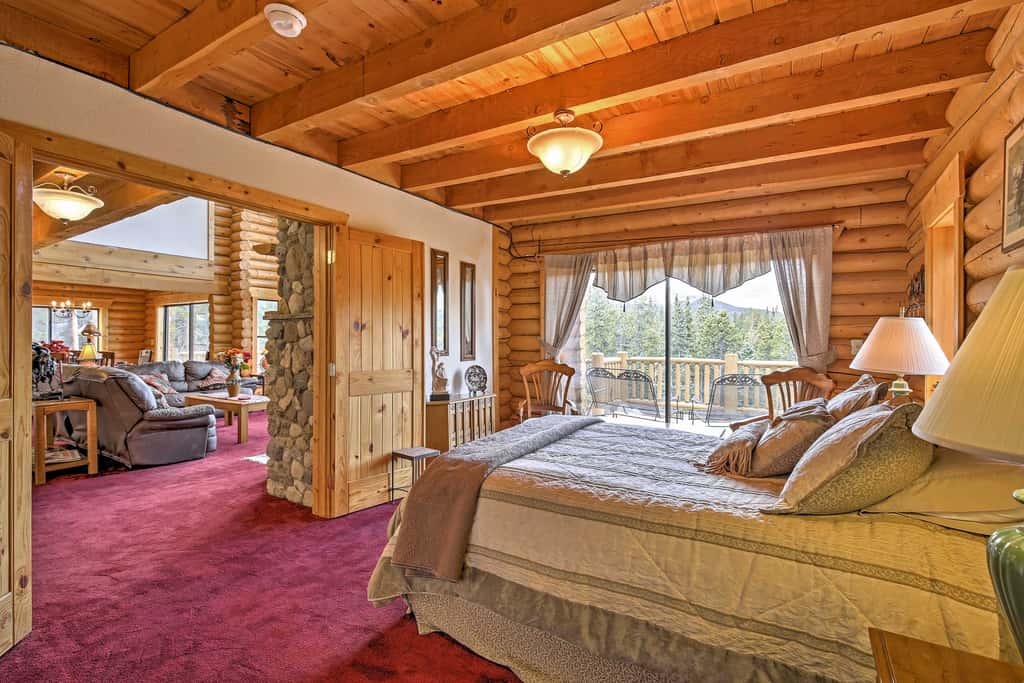 Expansive Alma Cabin w/ Hot Tub & Mountain Views!