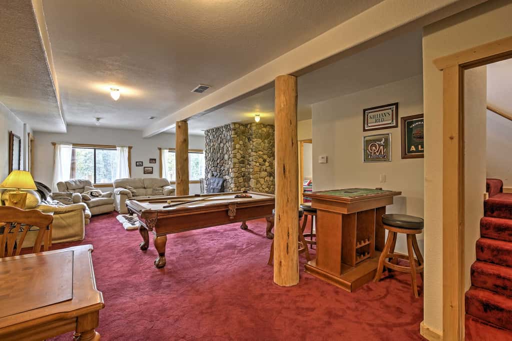 Expansive Alma Cabin w/ Hot Tub & Mountain Views!