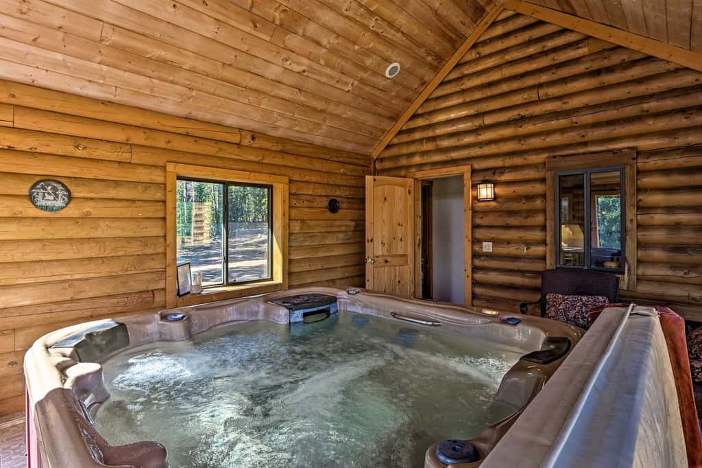 Expansive Alma Cabin w/ Hot Tub & Mountain Views!