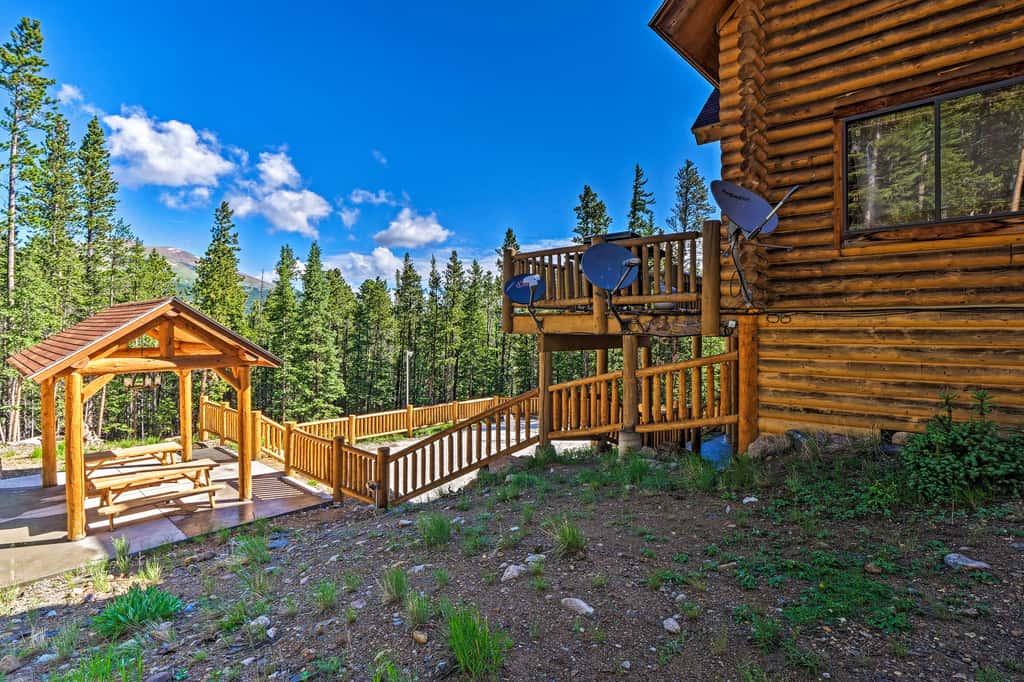 Expansive Alma Cabin w/ Hot Tub & Mountain Views!