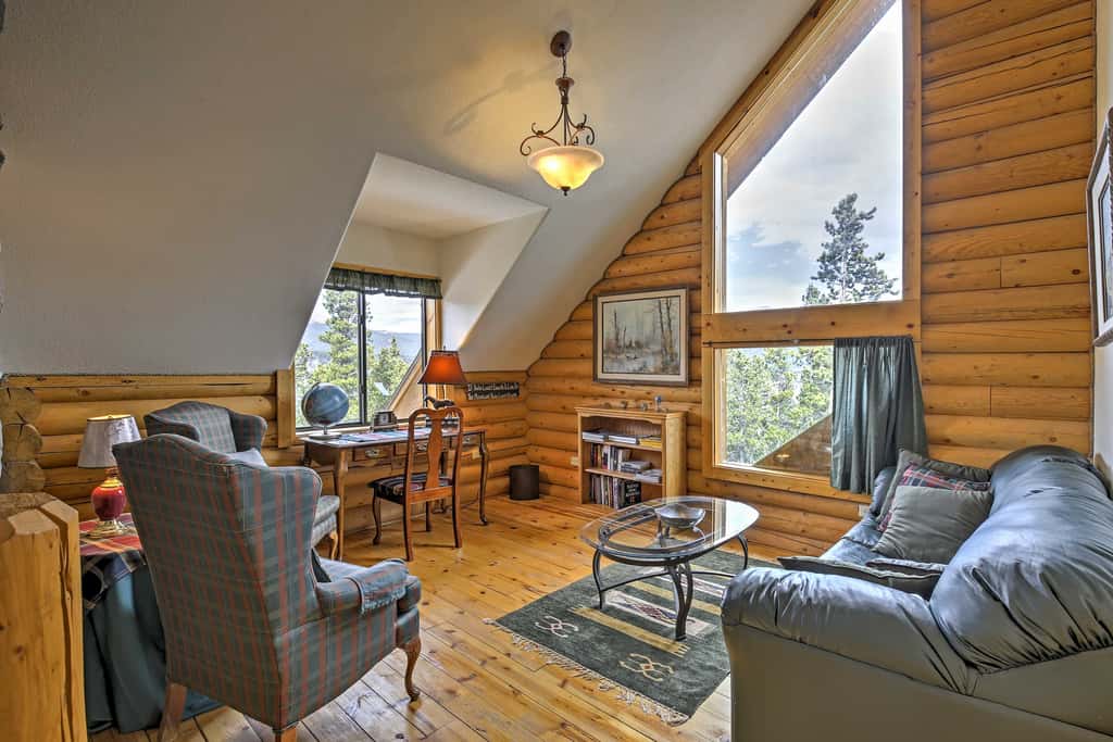 Expansive Alma Cabin w/ Hot Tub & Mountain Views!