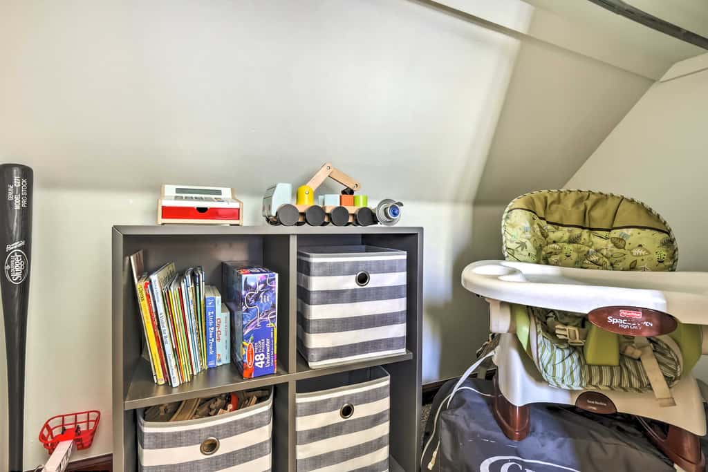 Spacious Fairplay Cabin w/ Views ~ 21 Mi to Breck!