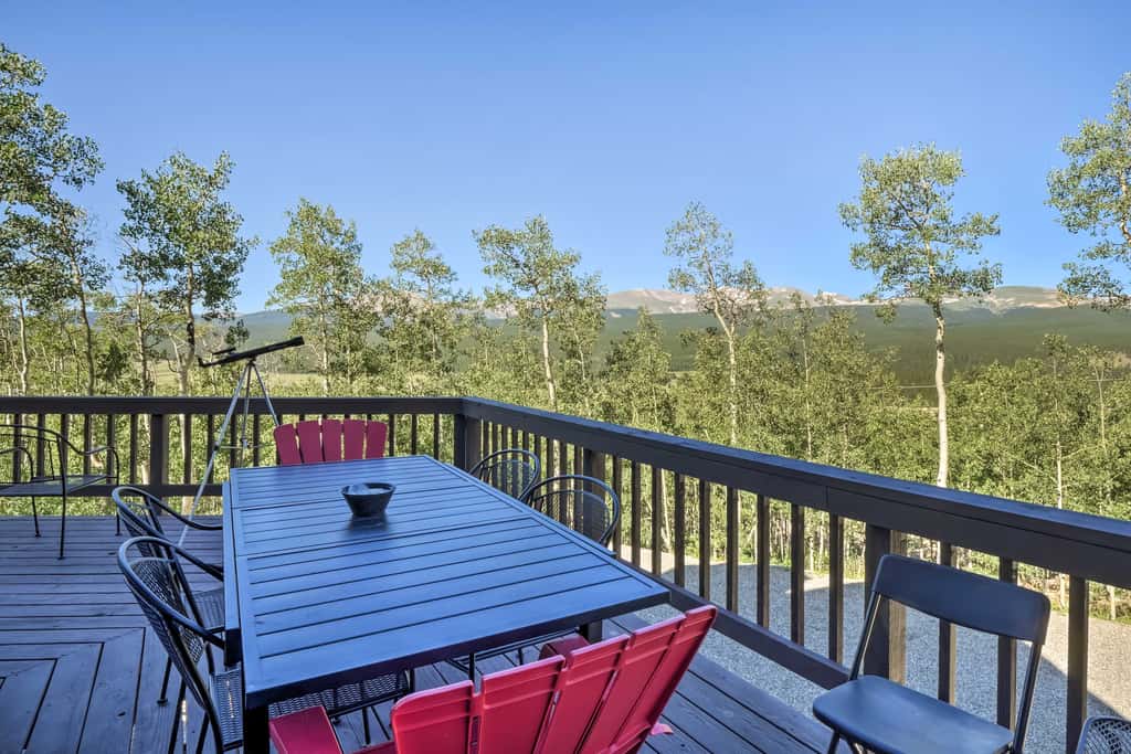 Spacious Fairplay Cabin w/ Views ~ 21 Mi to Breck!