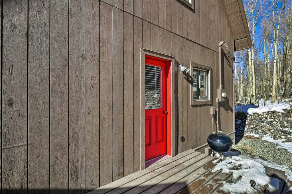 Spacious Fairplay Cabin w/ Views ~ 21 Mi to Breck!