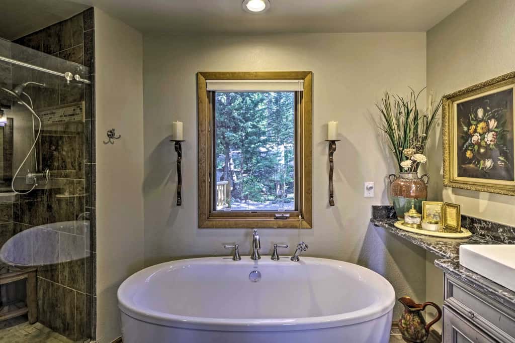 Spacious Fairplay Retreat w/ Hot Tub & Fire Pit!