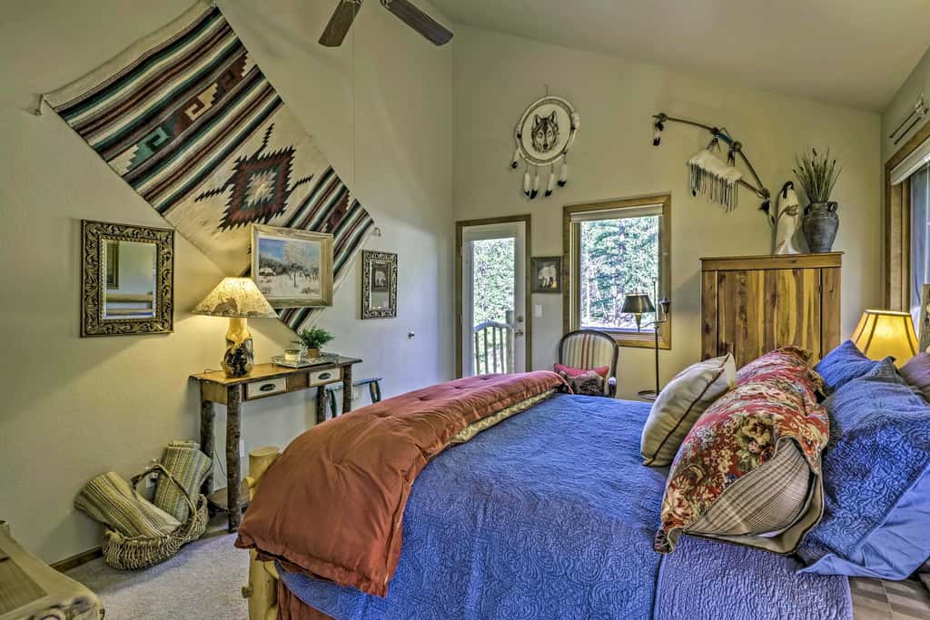 Spacious Fairplay Retreat w/ Hot Tub & Fire Pit!