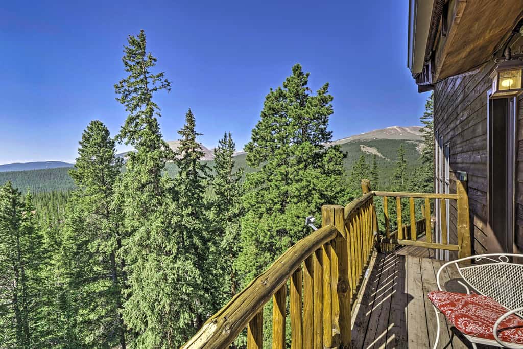 Spacious Fairplay Retreat w/ Hot Tub & Fire Pit!