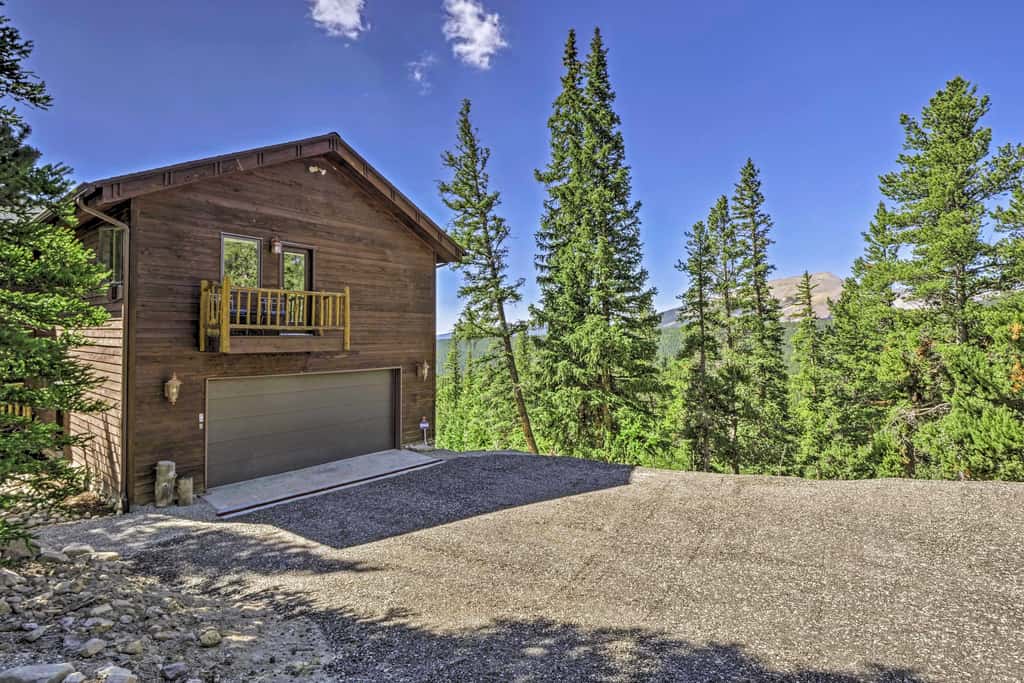 Spacious Fairplay Retreat w/ Hot Tub & Fire Pit!
