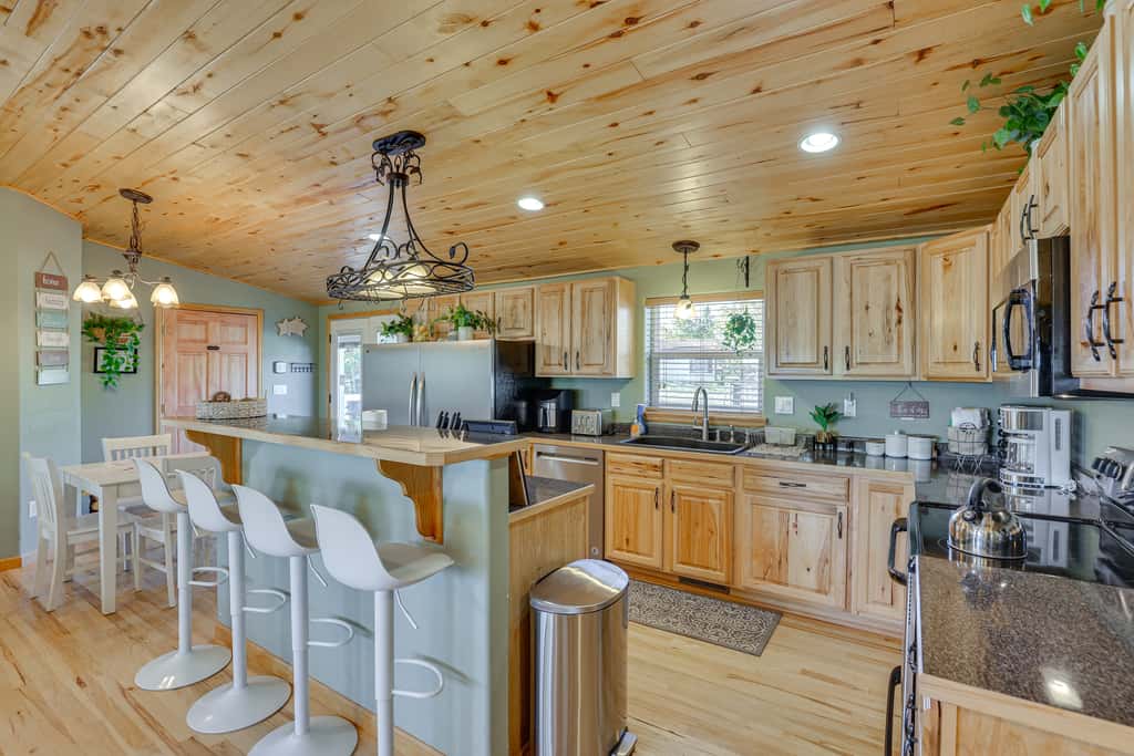 2023010592 Fairplay Home w/ Hot Tub & Fireplace!