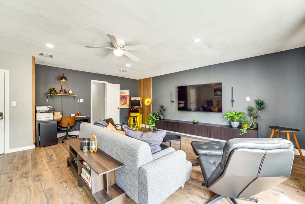 Workspace, Patio! Dallas Family Home Near Galleria