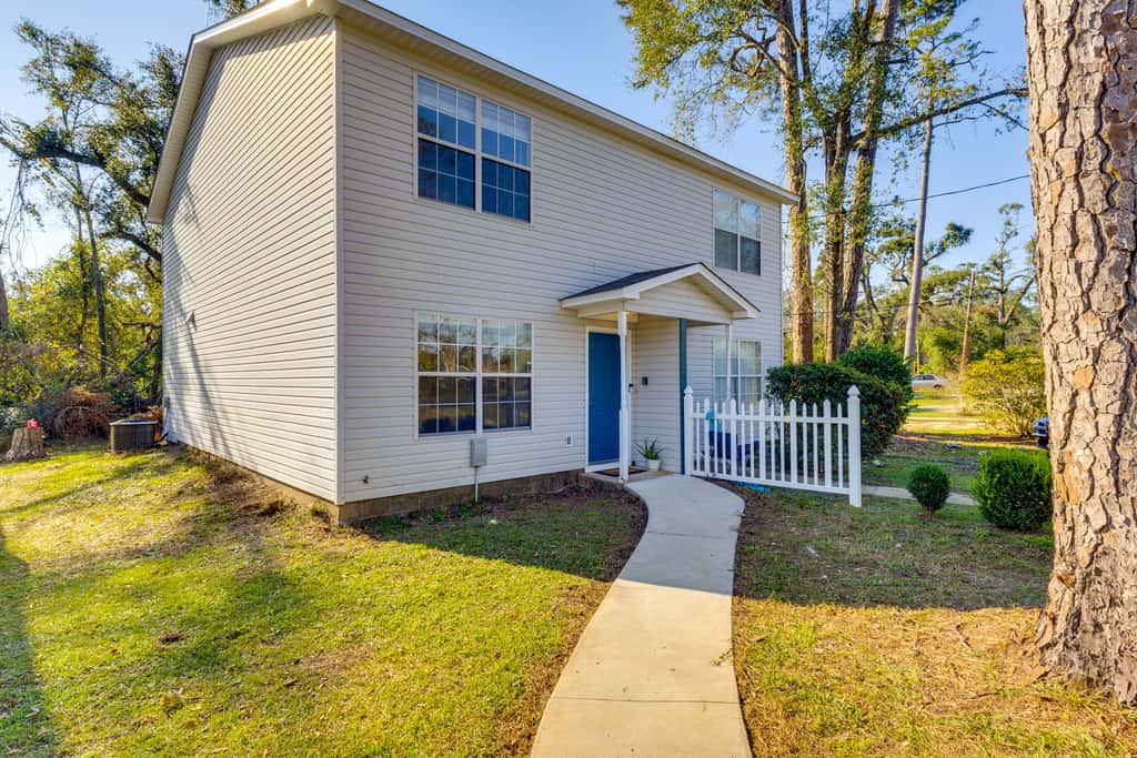 3 Mi to FSU: Townhome w/ Patio in Tallahassee!