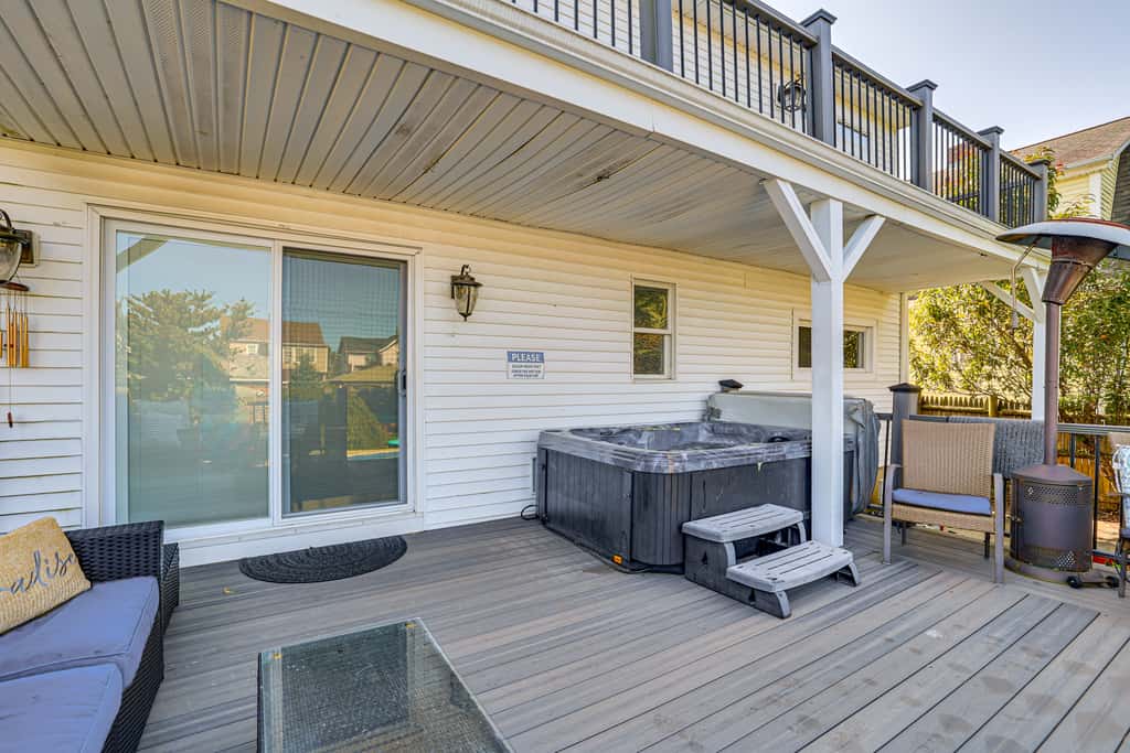 Near Yale & Winter Fun: New Haven Home w/ Hot Tub!
