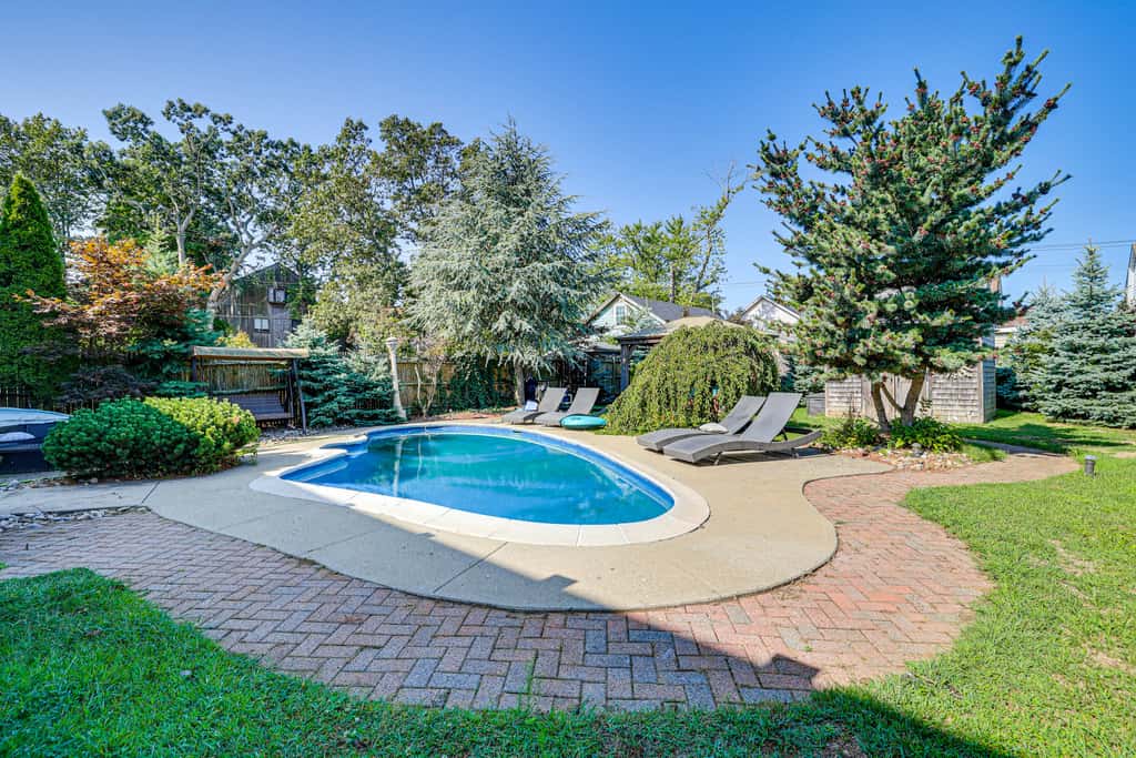 Near Yale & Winter Fun: New Haven Home w/ Hot Tub!